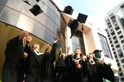graduates-m